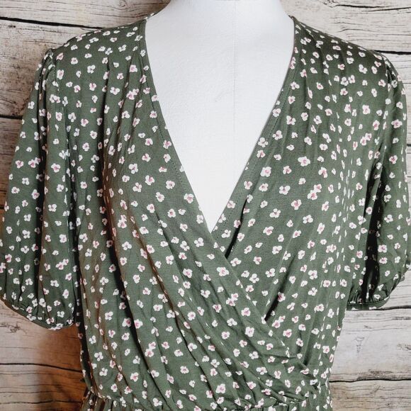 Gap Olive green floral wrap dress Size Large NWT Missing Belt - Picture 2 of 9